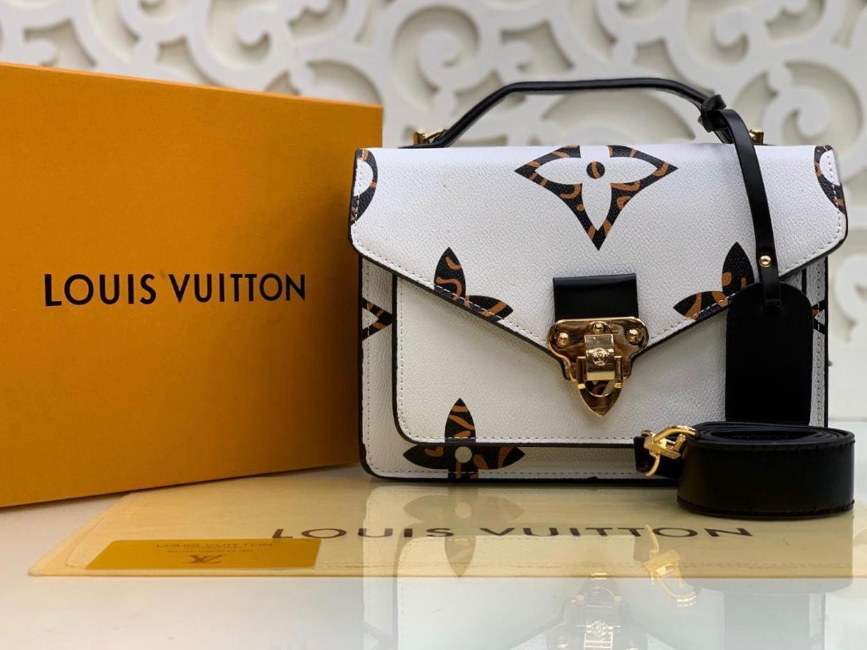 Сумка Louis Vuitton. 