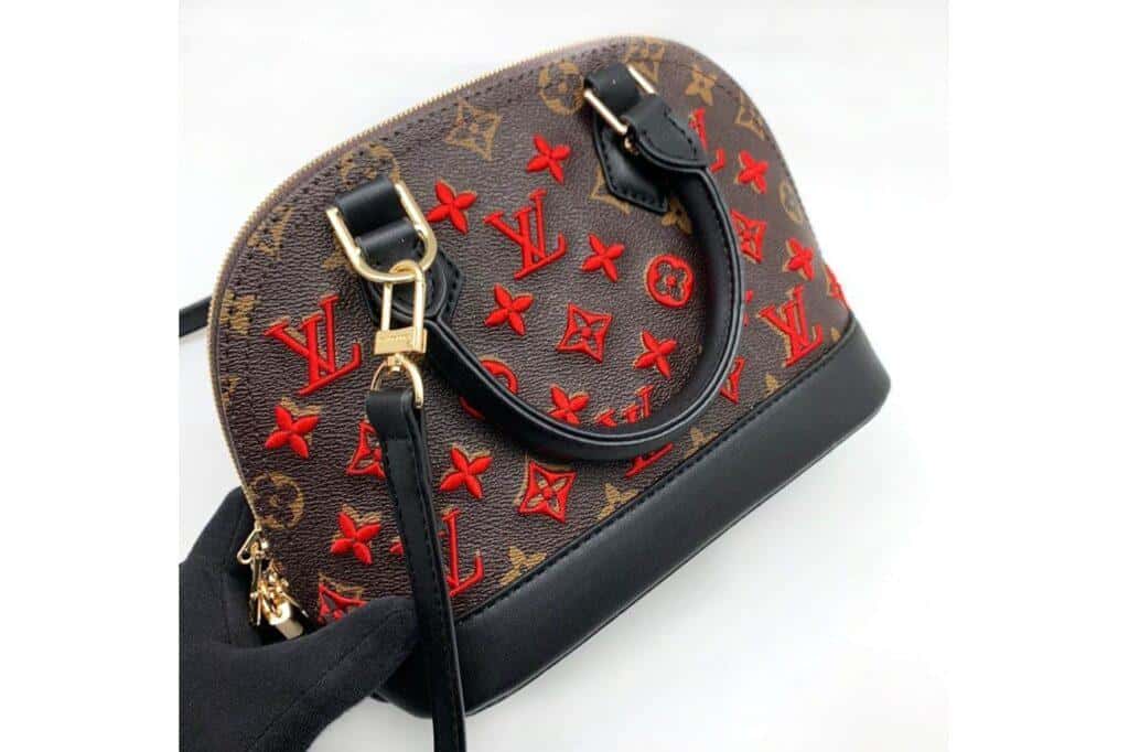 Изящные сумочки от модного бренда Louis Vuitton